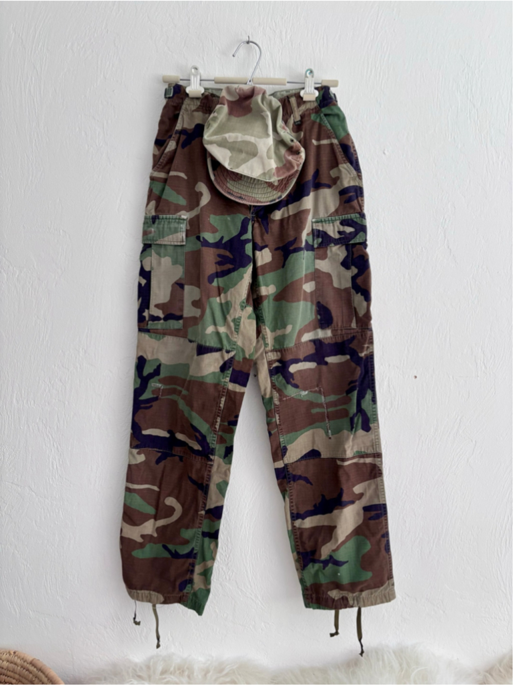 Men's Unbranded Camouflage Cargo Pants Size S Green Brown with cap